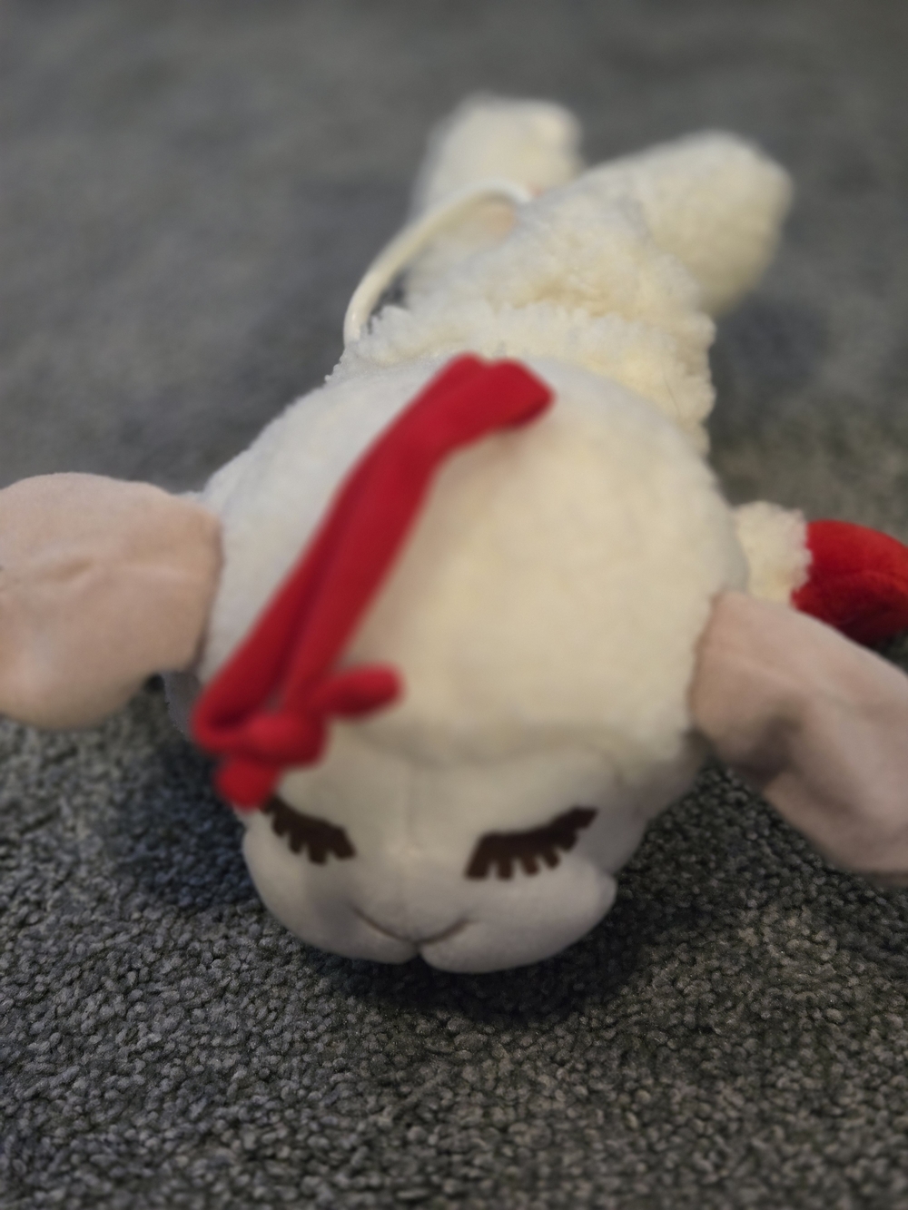 Enterprises Inc. 1993 Vintage Lamb Chop Pull Down Music Lullaby Toy Collectable